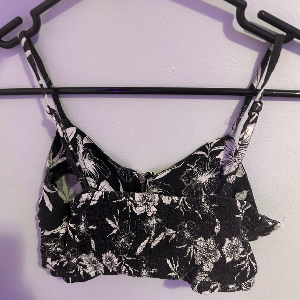 small charlotte russe crop top with floral print & front zipper